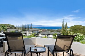 Property grounds - New Listing! 2bd chic Island elegance and comfort (Lahaina)
