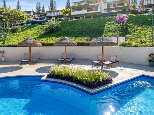 New Listing! 2bd chic Island elegance and comfort