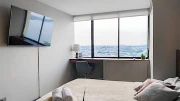 1 slaapkamer, een strijkplank/strijkijzer, wifi