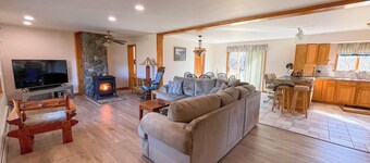 Atv,utv,snowmobile ,2 ski mountains Saddleback,Sugarloaf resorts