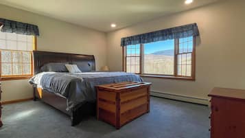 3 bedrooms, desk, iron/ironing board, WiFi