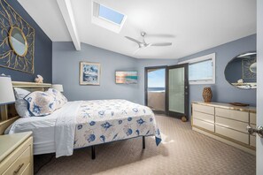 4 makuuhuonetta, työpöytä, ilmainen Wi-Fi