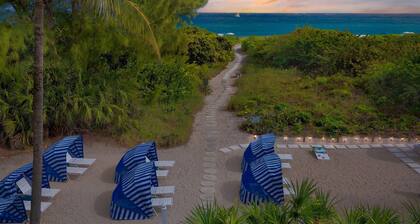 Beachfront Rental w/ Ocean Views