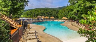 Scenic Getaway in Jasper Mountains