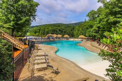 Scenic Getaway in Jasper Mountains