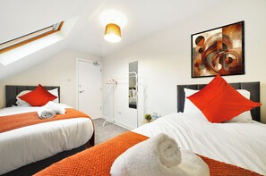3 soverom, skrivebord, strykejern/-brett og wi-fi (inkludert)