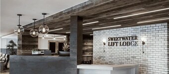 Cozy Condo in Park City w/ Fireplace & Ski Access