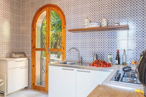 Kühlschrank, Ofen, Herdplatte, Geschirrspüler