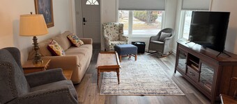 Charming 3-bedroom house with WiFi and AC in Gwinn