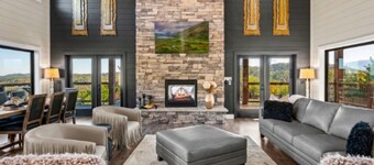 NEW Luxury Lodge/2 Heated pools/Mountain Views/Fire pit/Hot tub