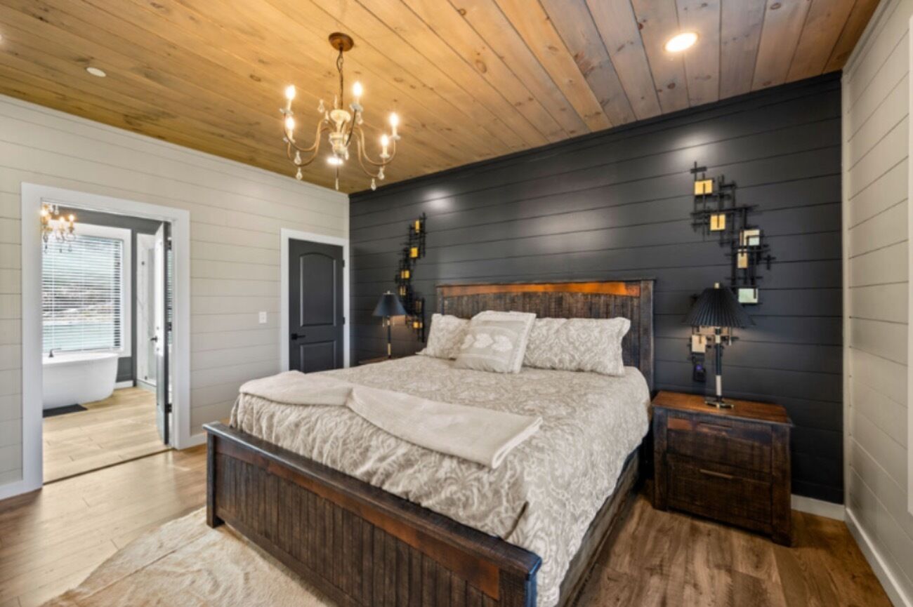 5 habitaciones, tabla de planchar con plancha y cuna de viaje 