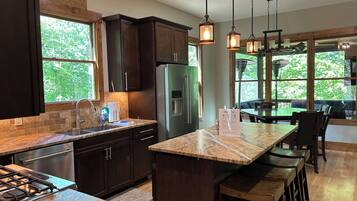 MikrovÄgsugn, ugn, spishÀll och diskmaskin