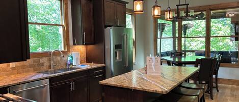 Mikrowelle, Ofen, Herdplatte, Geschirrspüler