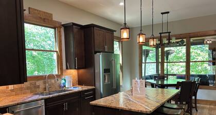 Lake James 3 bed/3 ba. Hike/Bike in out County & State Prk. Private River access