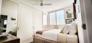 1 soverom, skrivebord, strykejern/-brett og wi-fi (inkludert)