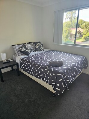 3 bedrooms, free WiFi, bed sheets