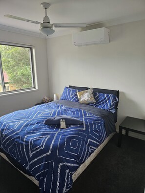 3 bedrooms, free WiFi, bed sheets