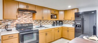 Poolside Oasis close to Bucknell