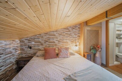 Country House 'La Pinara' with Balcony, Wi-Fi and Air Conditioning