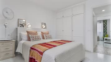 2 slaapkamers, een strijkplank/strijkijzer, gratis wifi, beddengoed