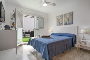 2 slaapkamers, een strijkplank/strijkijzer, gratis wifi, beddengoed