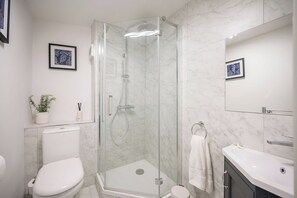 Kostenlose Toilettenartikel, Haartrockner