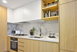 Fridge, microwave, oven, stovetop