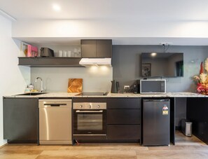 Fridge, microwave, oven, stovetop