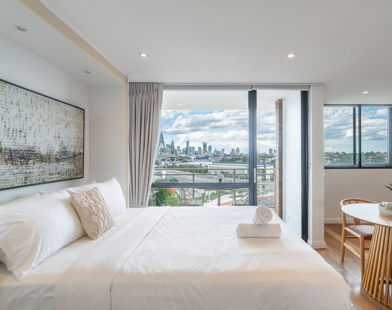 Iron/ironing board, WiFi, bed sheets