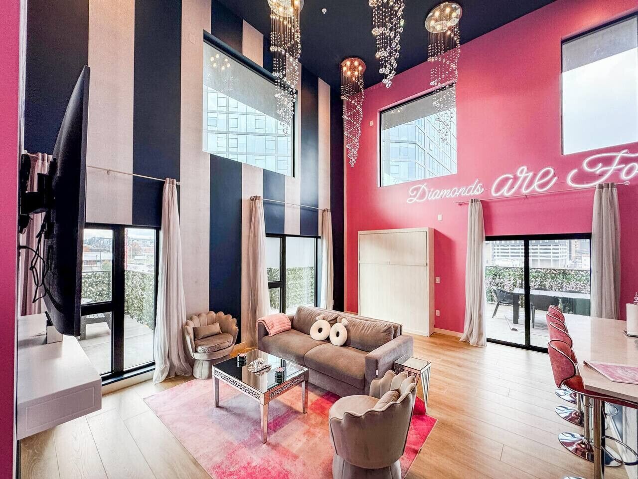 智能电视、乒乓球