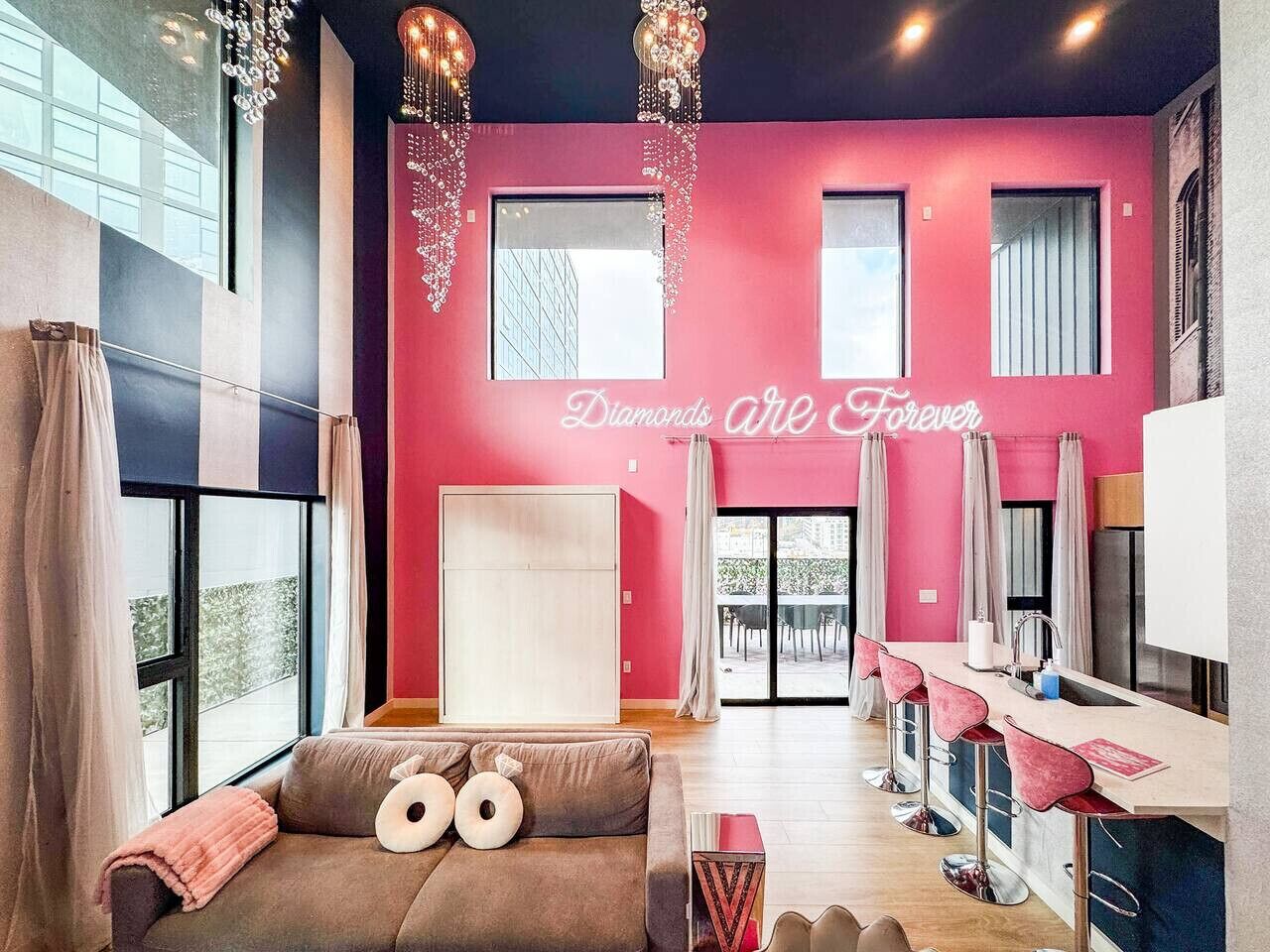 Smart TV, table tennis