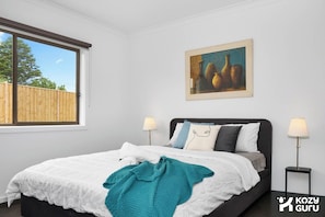 4 bedrooms, iron/ironing board, WiFi, bed sheets