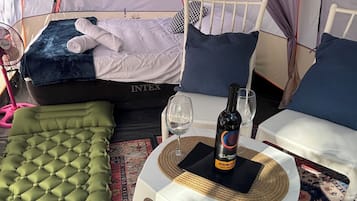 Tienda Deluxe, vistas al jardín | 1 dormitorio, cortinas opacas, tabla de planchar con plancha