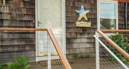 3BR Coastal Home 2 miles to multiple beaches with parking pass.