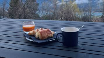 Petit déjeuner préparé à la commande compris tous les jours