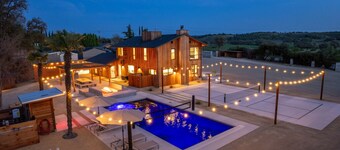 Cedar House | Pickleball, Saltwater Pool, Sauna