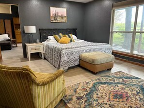 2 bedrooms, desk, iron/ironing board, WiFi - DbarD Ranch (Bertram)