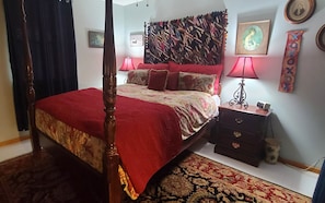 2 bedrooms, iron/ironing board, WiFi, bed sheets - Charming 2-bedroom Vintage 1921 Cottage w/ Mountain Views in lovely Heber City! (Heber City)