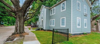 Cozy 1-bedroom apartment in lovely Mobile with WiFi, AC