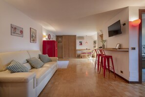 Living area - TiAmo San Siro, new opening! (Milano)