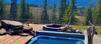 Privacy with Peaceful Mountain Views,River beach.Nature and Smither's ammenities