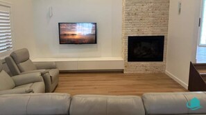 TV, fireplace