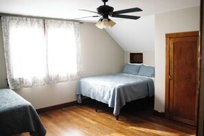 5 bedrooms, WiFi, bed sheets