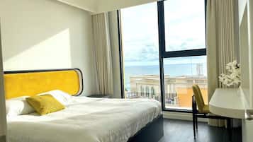 Luxury Apartment, 1 King Bed, Balcony, Ocean View | In-room safe, desk, iron/ironing board, free WiFi
