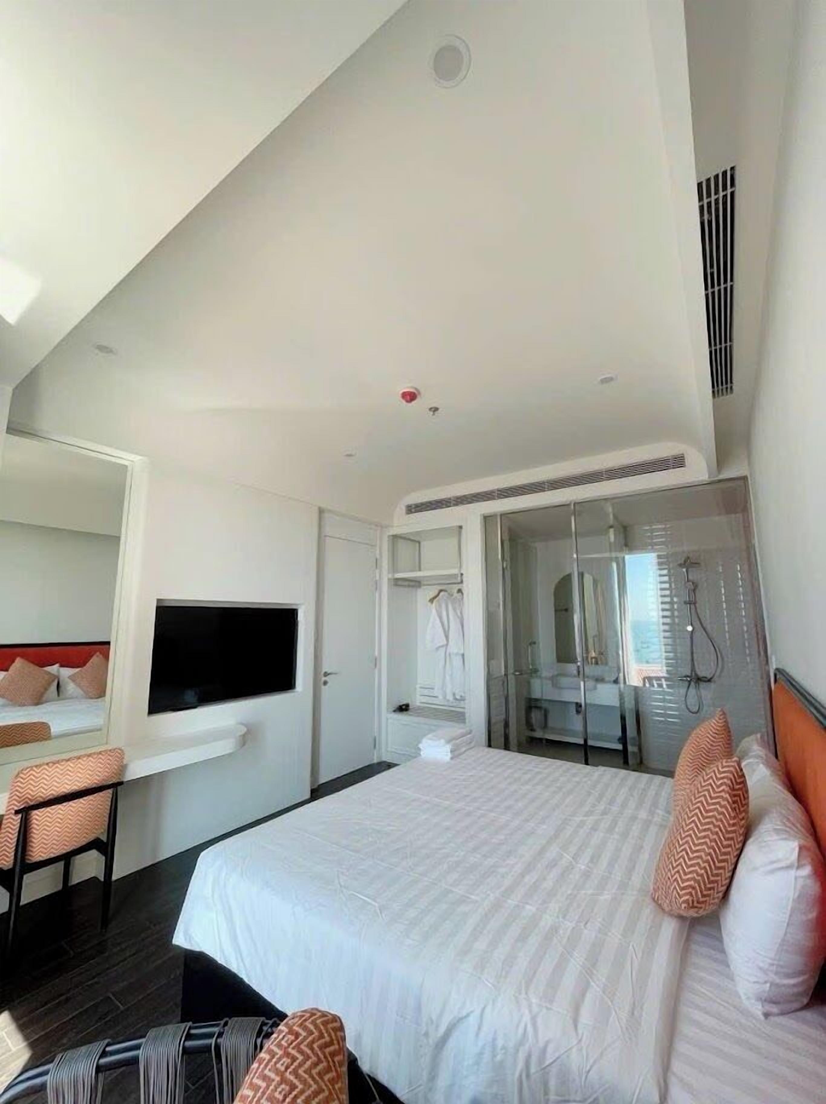 Luxury Apartment, 2 Bedrooms, Balcony, Sea View