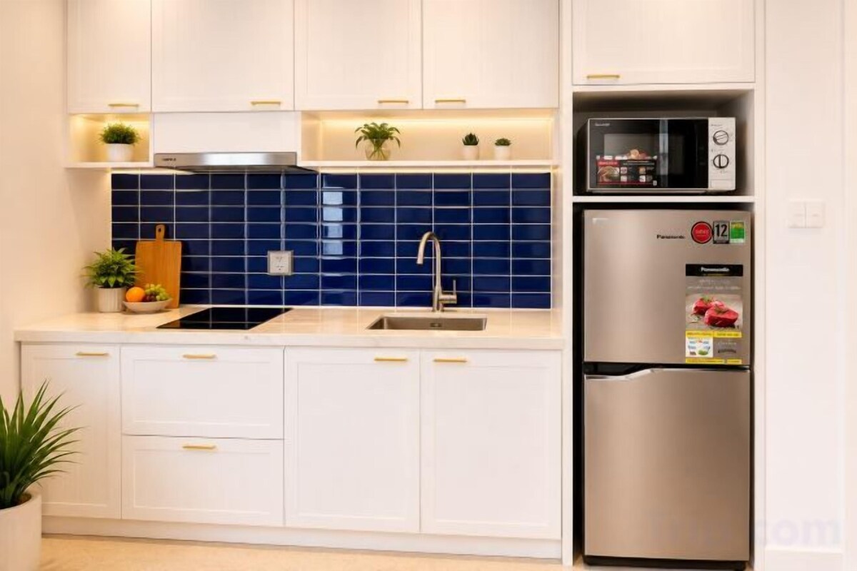 Private kitchen | Fridge, microwave, stovetop, rice cooker