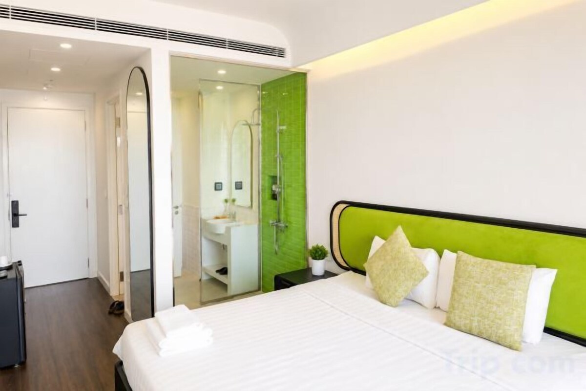 In-room safe, desk, iron/ironing board, WiFi (free)