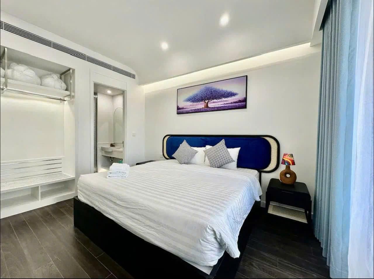 Luxury Apartment, 1 Bedroom, Balcony, City View