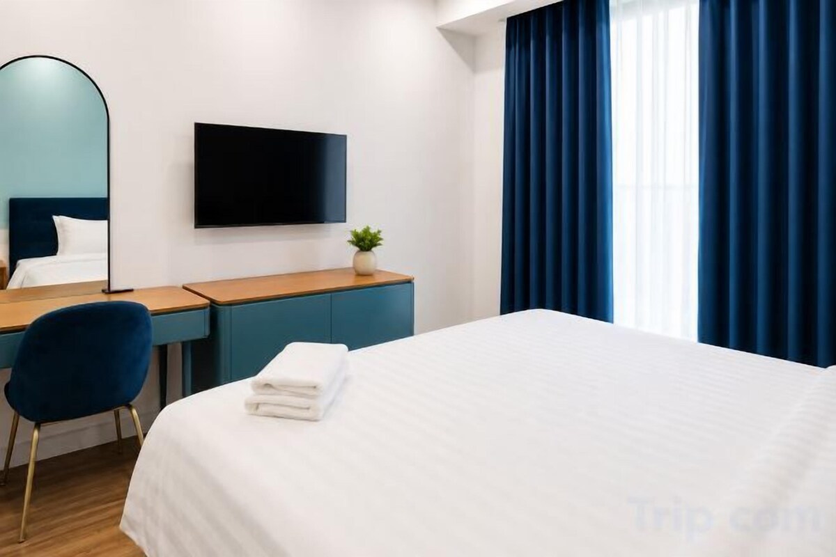 In-room safe, desk, iron/ironing board, WiFi (free)