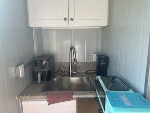 Private kitchen - Charming studio with WiFi and AC in lovely Fresno (Fresno)